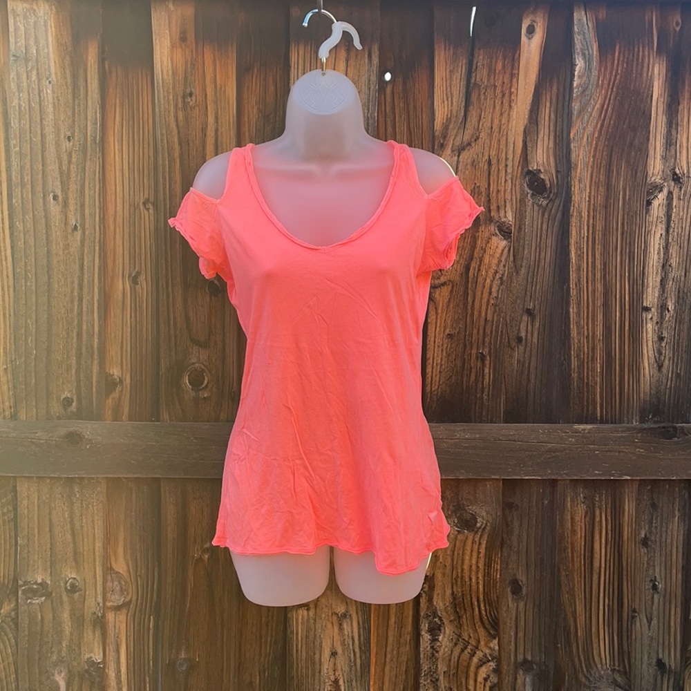 Guess Los Angeles Shirt with Shoulder Cutout